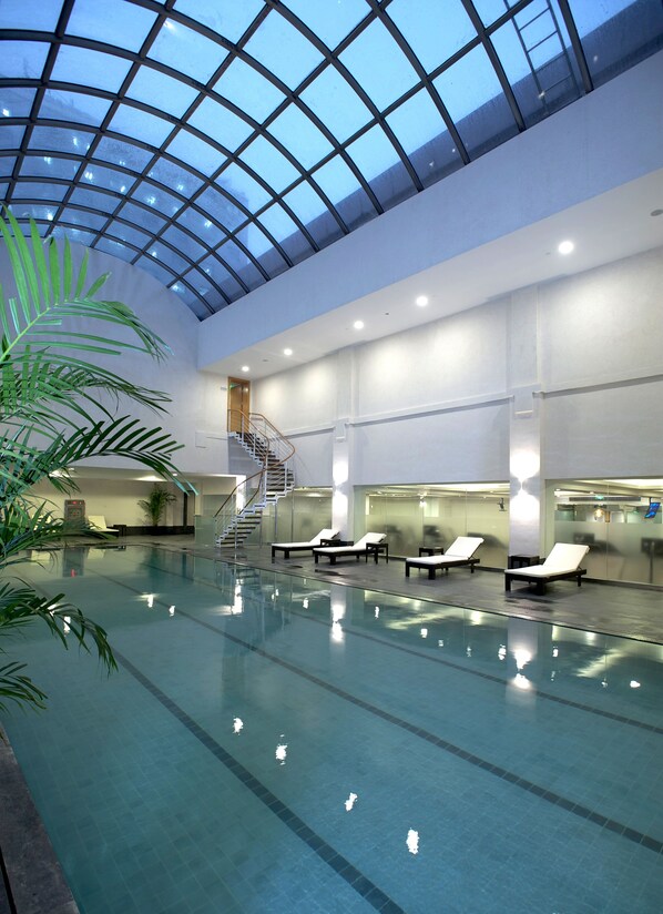 Piscina interna, piscina externa