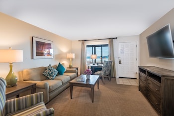 In-room television and other amenities at La Jolla Beach and Tennis Club