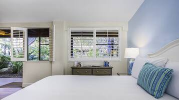 Standardzimmer, 2 Doppelbetten, Kochnische (Club Guestroom with Kitchenette) | Allergikerbettwaren, Zimmersafe, Schreibtisch, Bügeleisen/Bügelbrett