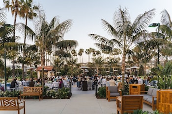 Outdoor banquet area at La Jolla Beach and Tennis Club