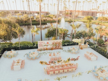 Outdoor banquet area at La Jolla Beach and Tennis Club
