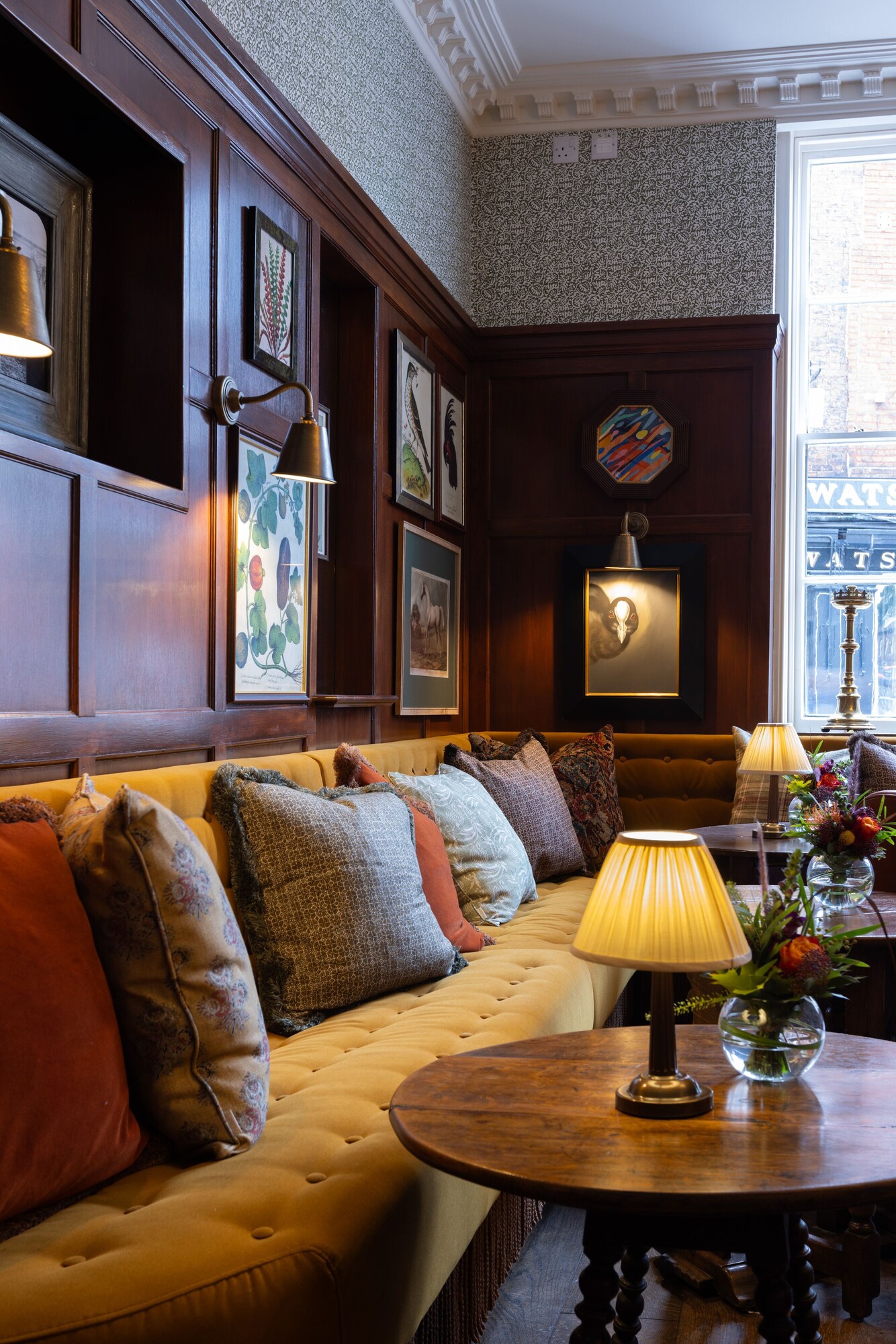 2 restaurants; breakfast, lunch, dinner and brunch served 