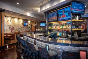 Serves lunch, dinner, and brunch - Delta Hotels by Marriott Calgary South (Calgary)