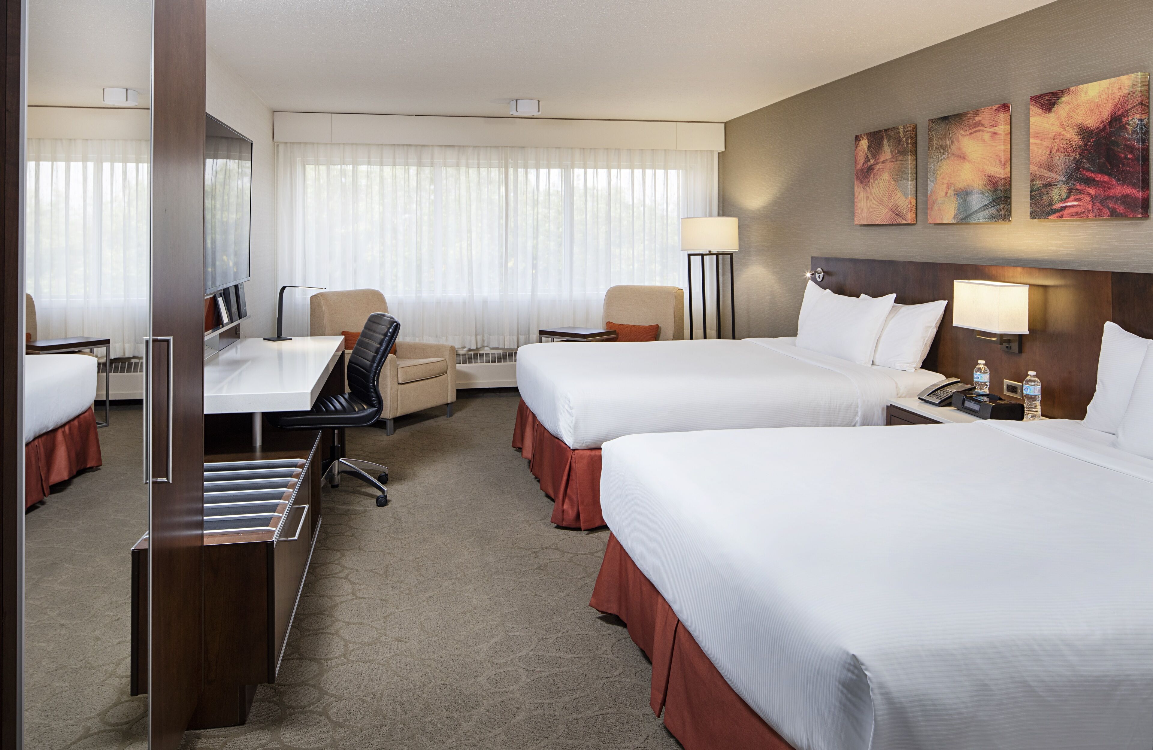 Premium bedding, pillowtop beds, in-room safe, desk