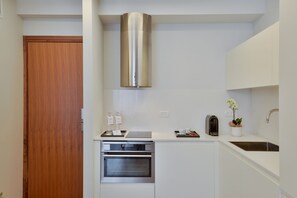 Royal Suite, Balcony, Sea View | Private kitchen