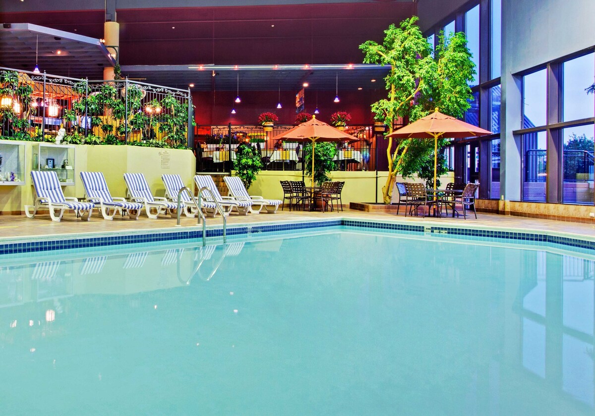 Holiday Inn Toronto Yorkdale Reviews, Deals & Photos 2024 - Expedia.ca