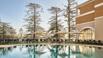 Outdoor pool, sun loungers