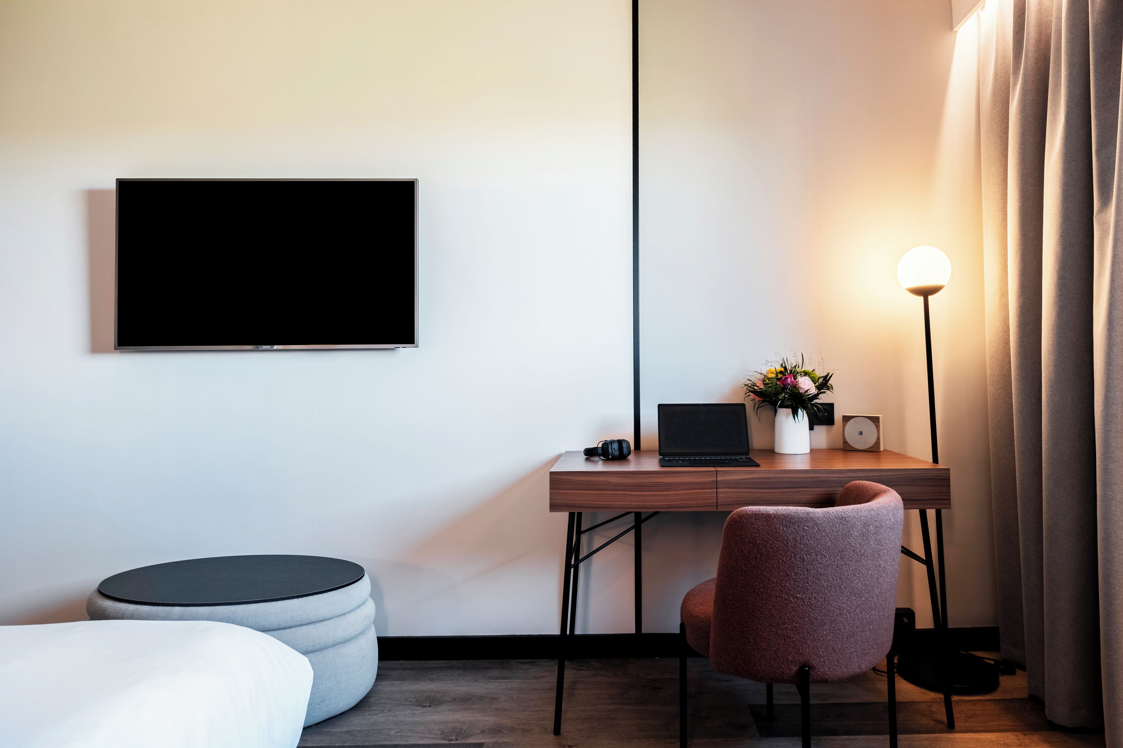 executive room, 1 double bed | premium bedding, memory-foam beds, in-room safe, desk