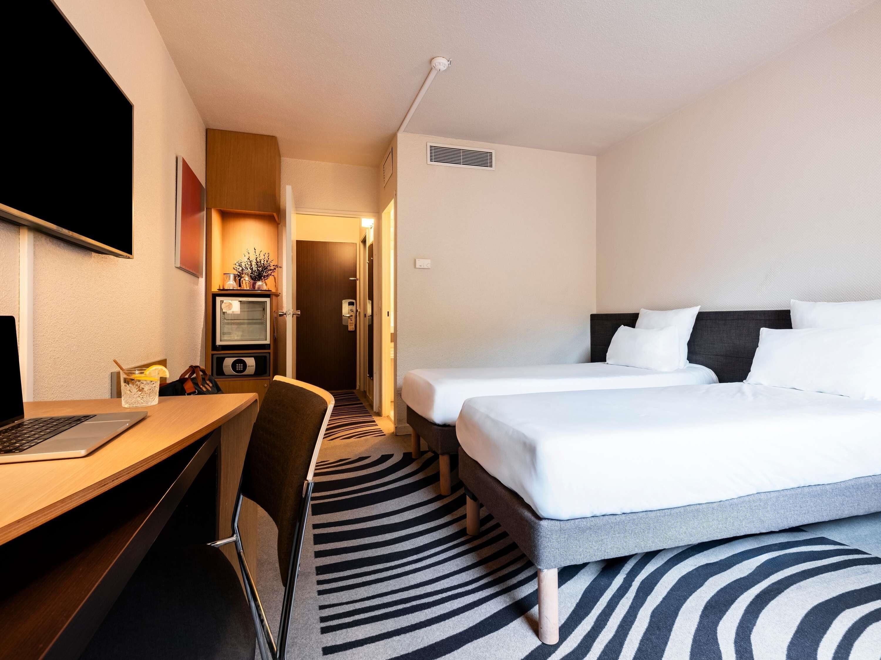 Standard Room, 2 Single Beds | Premium bedding, memory-foam beds, in-room safe, desk