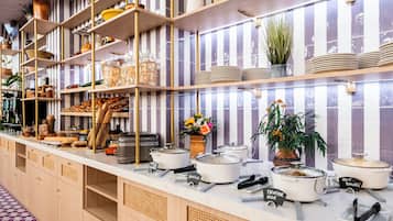 Daily buffet breakfast (EUR 19.50 per person)