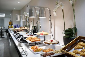 Daily buffet breakfast (EUR 22 per person)