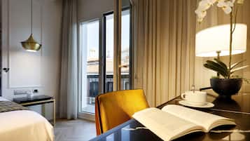 Habitación estándar | Ropa de cama de alta calidad, edredón y minibar