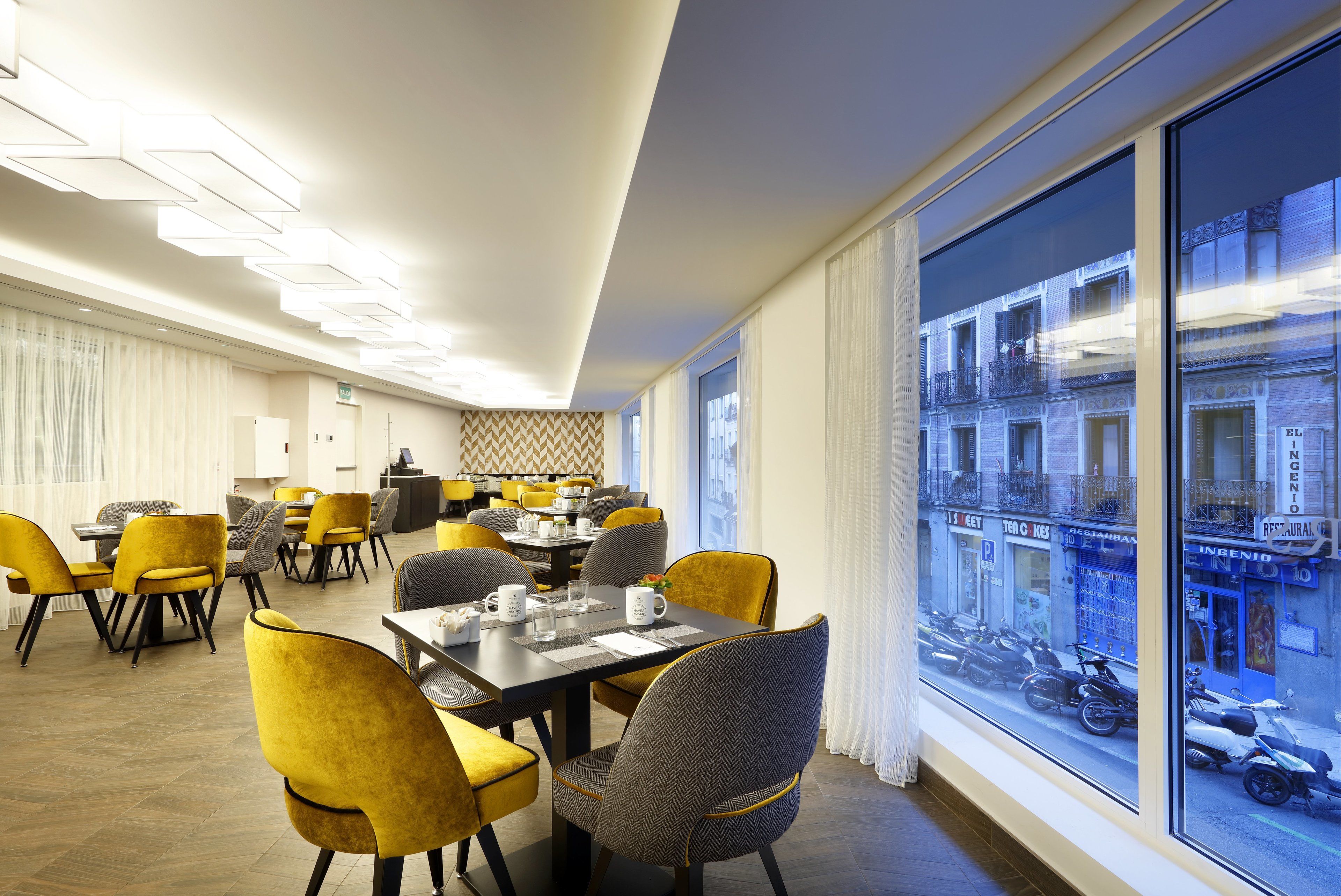 매일 뷔페 아침 식사(1인당 EUR 22)