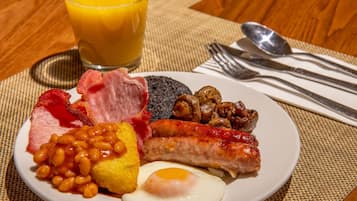 Desayuno inglés todos los días (con cargo)