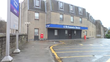 Vista frontal de la propiedad