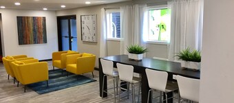 Days Inn & Suites by Wyndham Cincinnati North