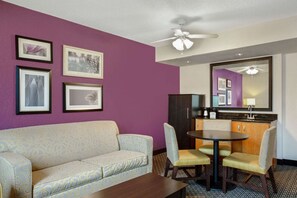 Suite, 1 King Bed, Non Smoking