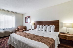 Sengetøy av topp kvalitet, safe på rommet og skrivebord