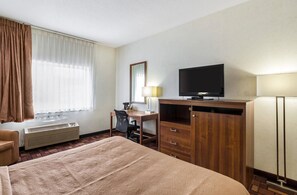 Standardzimmer, 1 Queen-Bett | Hochwertige Bettwaren, Zimmersafe, Schreibtisch, Bügeleisen/Bügelbrett