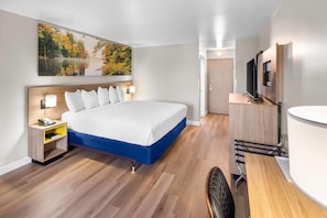 Standard Room, 1 King Bed | Desk, laptop workspace, blackout drapes, iron/ironing board - Days Inn by Wyndham Columbus East Airport (Reynoldsburg)