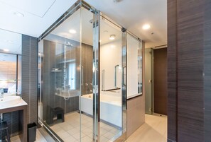 プレミア ツインルーム 禁煙 | バスルーム | バスアメニティ (無料)、ヘアドライヤー、スリッパ、ビデ