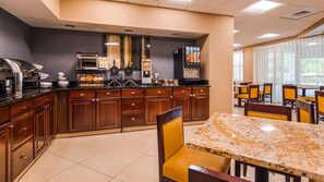 Desayuno para llevar gratuito y diario