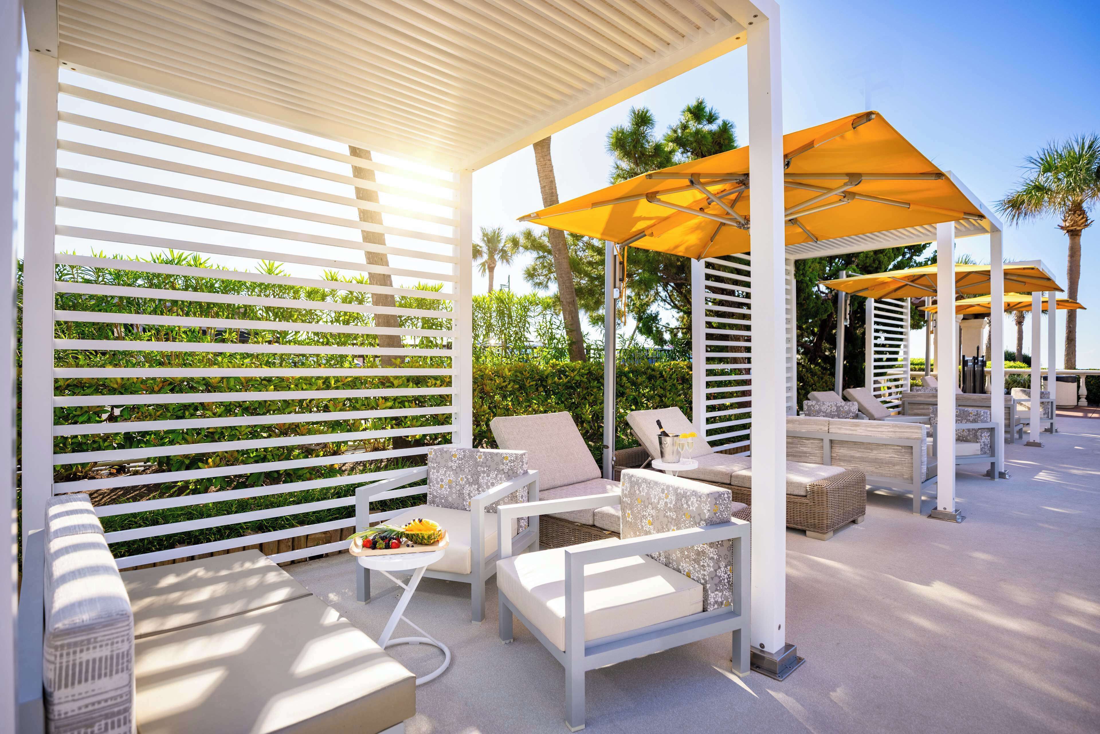 Piscine extérieure, tentes de plage, parasols de plage