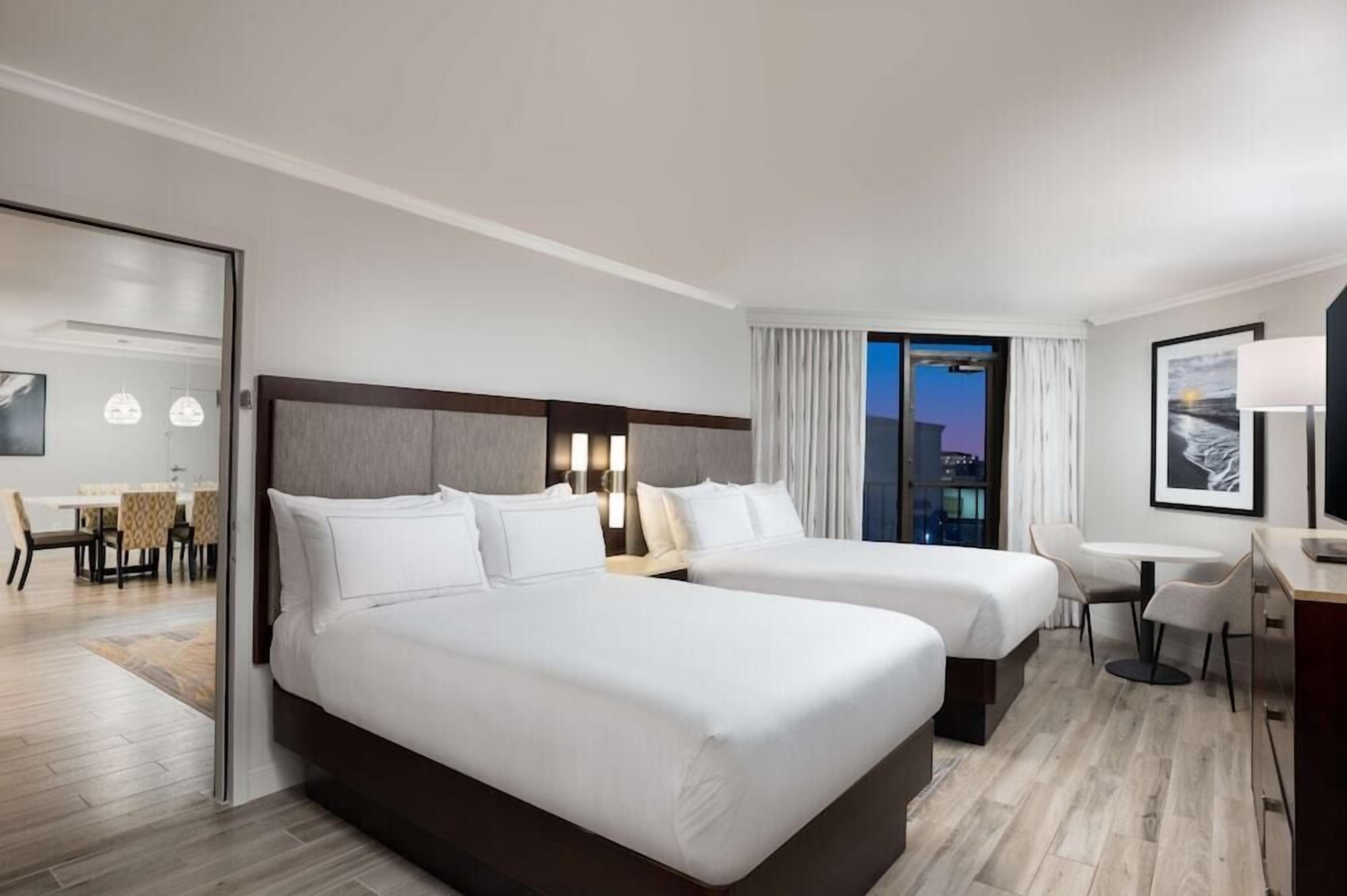 Premium bedding, in-room safe, iron/ironing board, free cots/infant beds