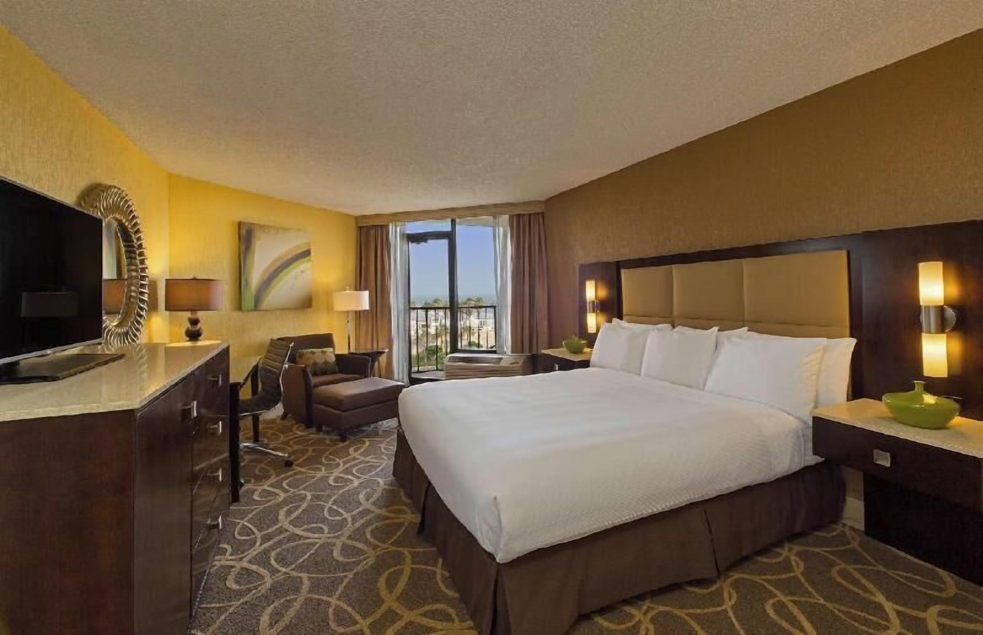 Premium bedding, in-room safe, iron/ironing board, free cots/infant beds