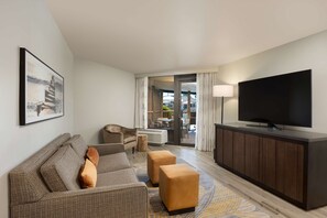 Suite, 1 King Bed | Living area