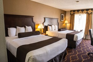 Premium bedding, in-room safe, desk, laptop workspace - Mockingbird Inn & Suites (Monroeville)