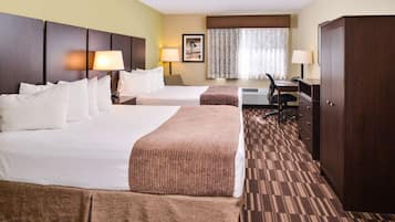 In-room safe, laptop workspace, blackout curtains, iron/ironing board
