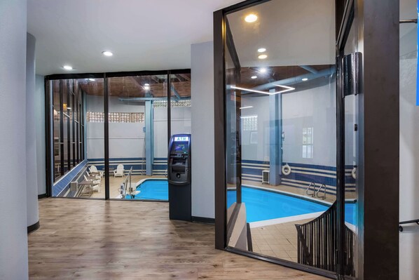 Indoor pool - Best Western Bordentown Inn (Bordentown)