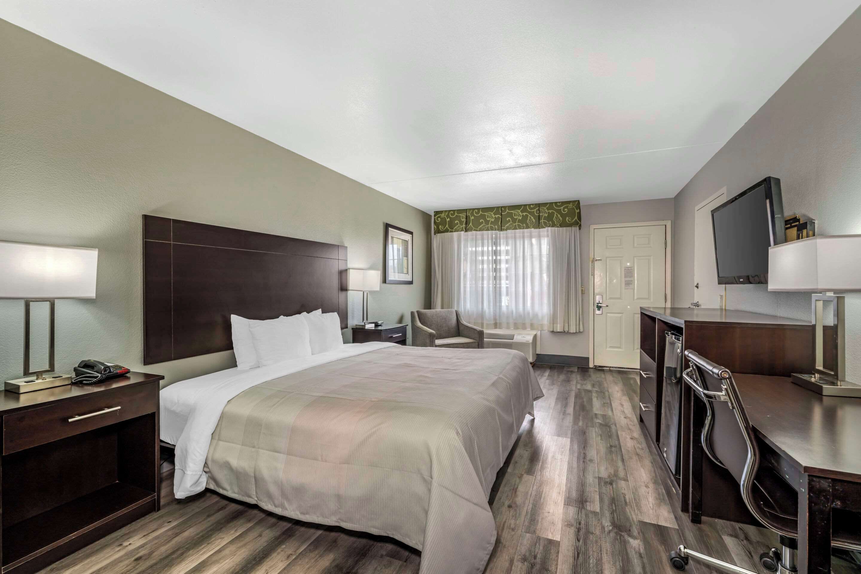 Room, 1 King Bed, Accessible, Non Smoking | Desk, iron/ironing board, rollaway beds, free WiFi