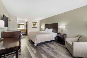 Escritorio, tabla de planchar con plancha y camas plegables/adicionales 