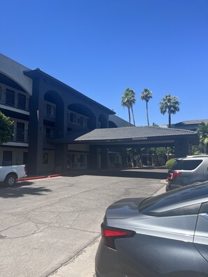 Fachada de la propiedad