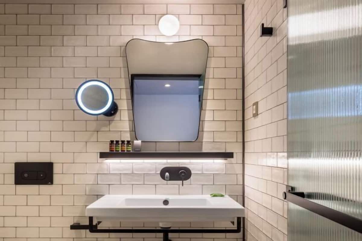 Shower, eco-friendly toiletries, hair dryer, bidet