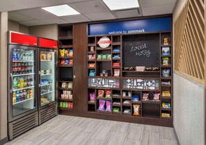 Snack bar - Hampton Inn Long Island / Commack (Commack)
