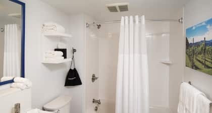 Hampton Inn Long Island / Commack