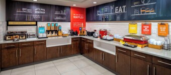 Hampton Inn Long Island / Commack