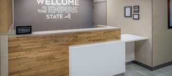 Hampton Inn Long Island / Commack