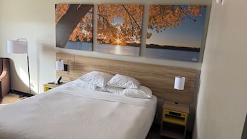 Standard Room, 1 King Bed | Desk, blackout drapes, iron/ironing board, free cribs/infant beds