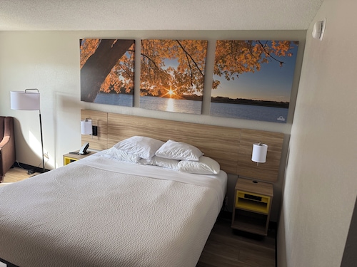 Days Inn by Wyndham Muncie -Ball State University