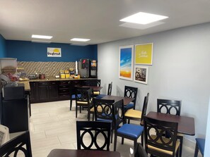 Free daily on-the-go breakfast - Days Inn by Wyndham Muncie -Ball State University (Muncie)
