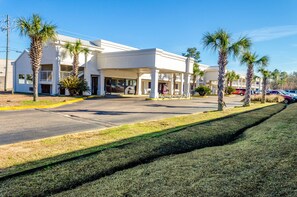 Front of property - Motel 6 Saraland, AL (Saraland)