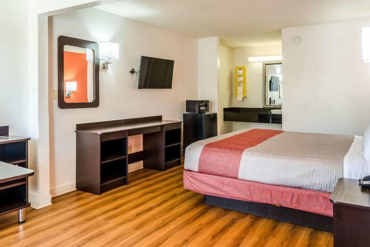 Gratis wifi, een wekker, beddengoed