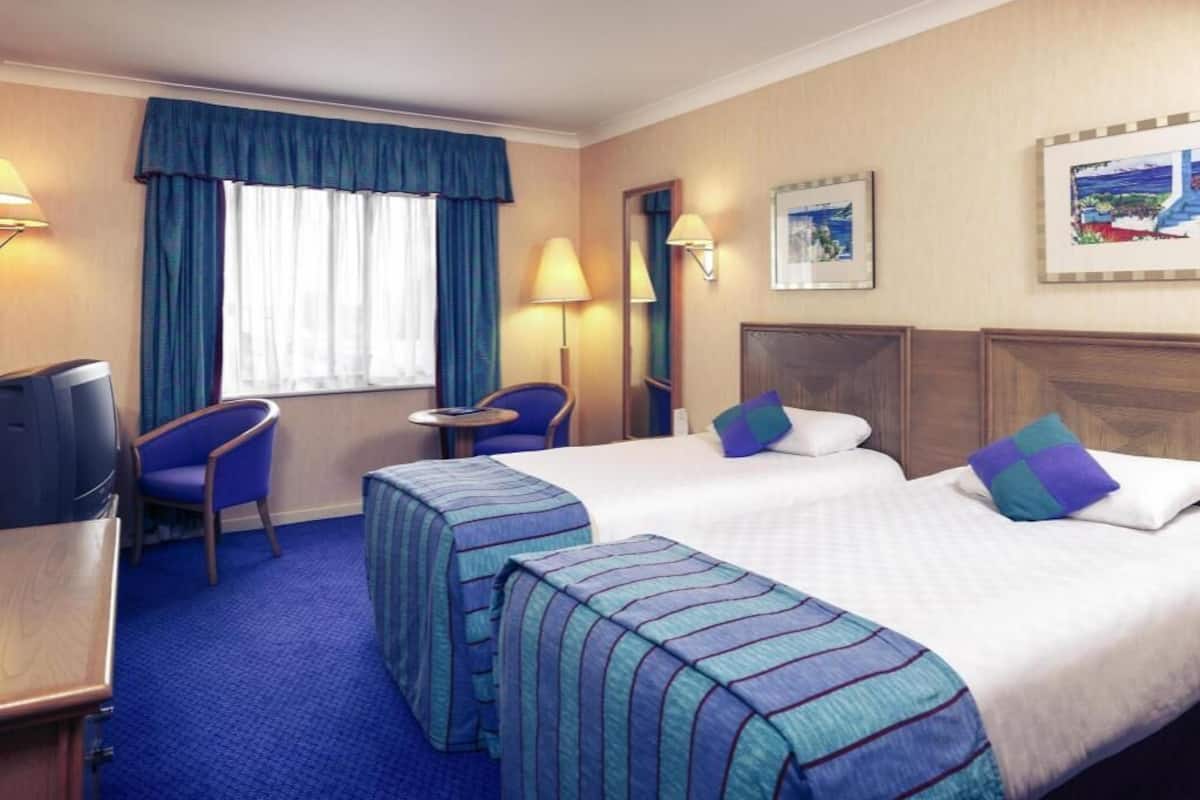 In-room safe, desk, soundproofing, iron/ironing board