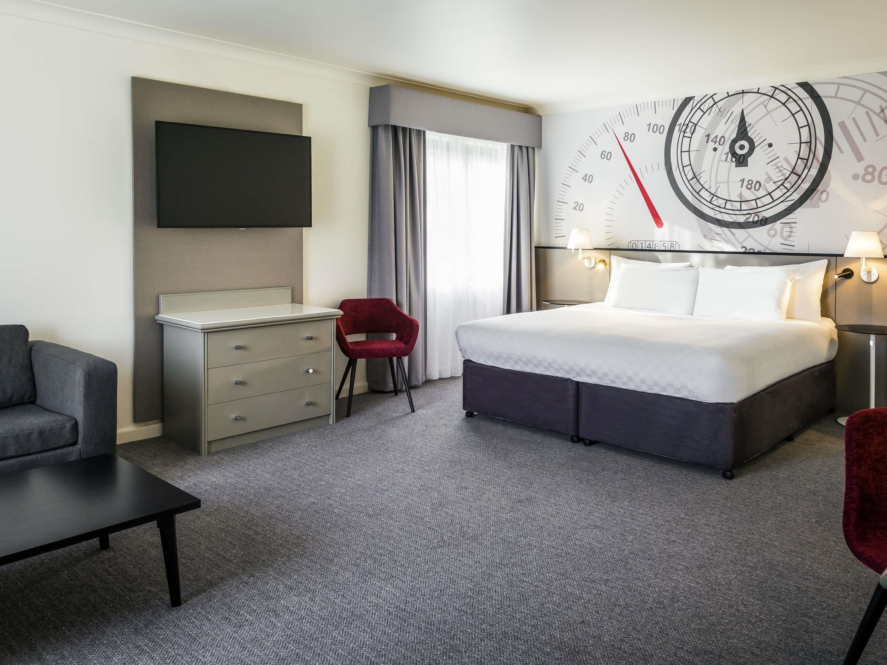 Superior Double Room | In-room safe, desk, soundproofing, iron/ironing board