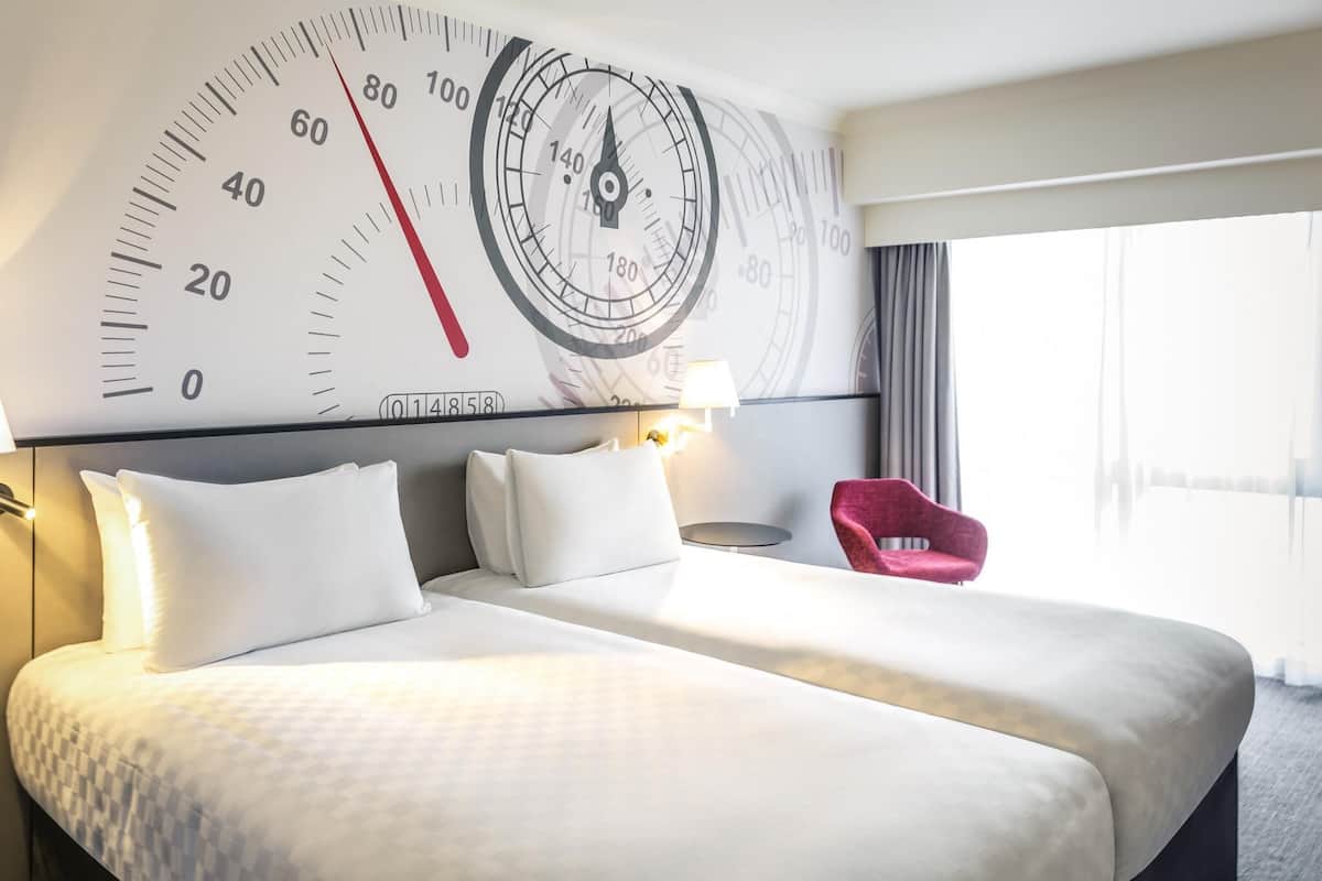 Classic Twin Room, 2 Twin Beds | In-room safe, desk, soundproofing, iron/ironing board