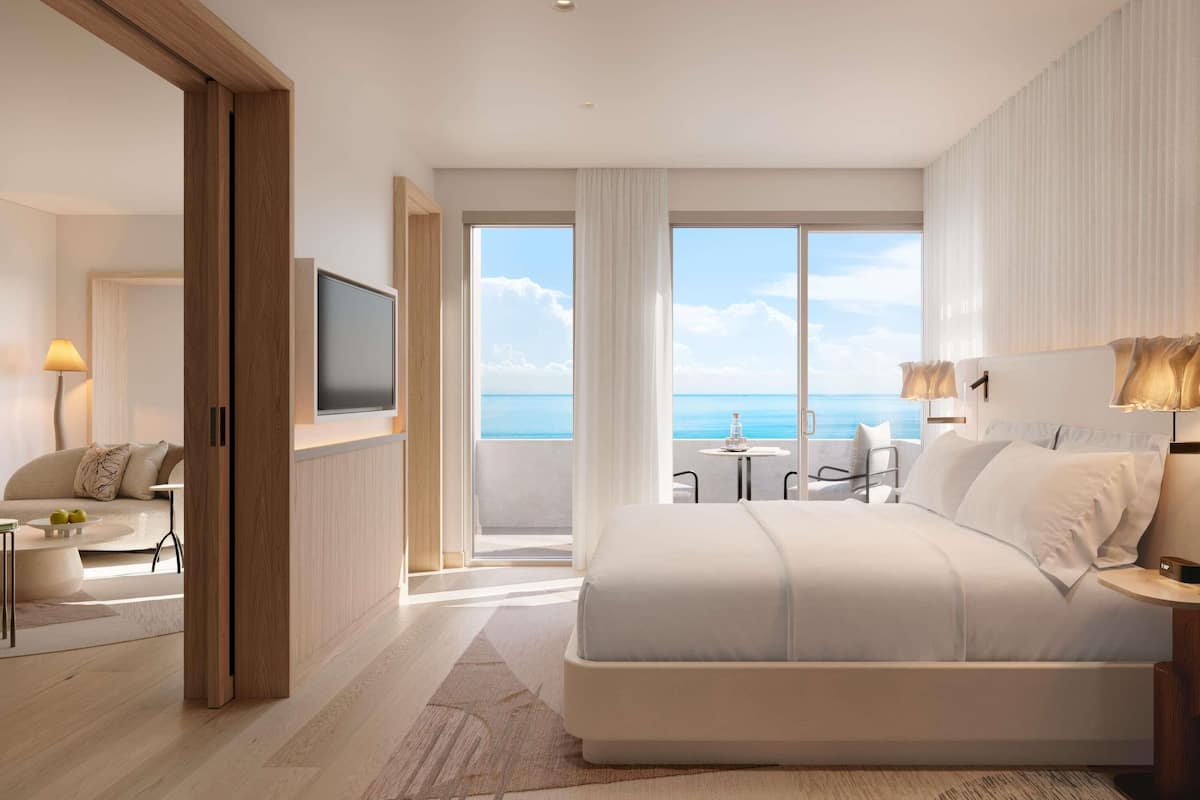 Luxe beddengoed, donsdekens, een minibar, een kluis op de kamer